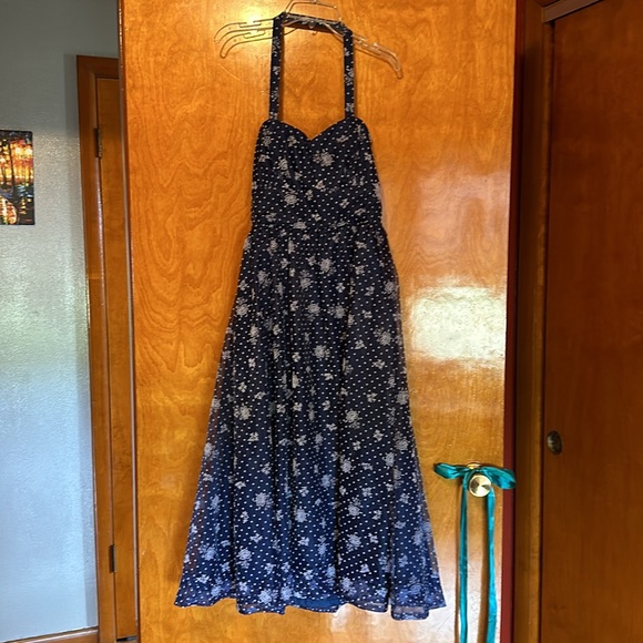Blue floral halter dress - Picture 3 of 6